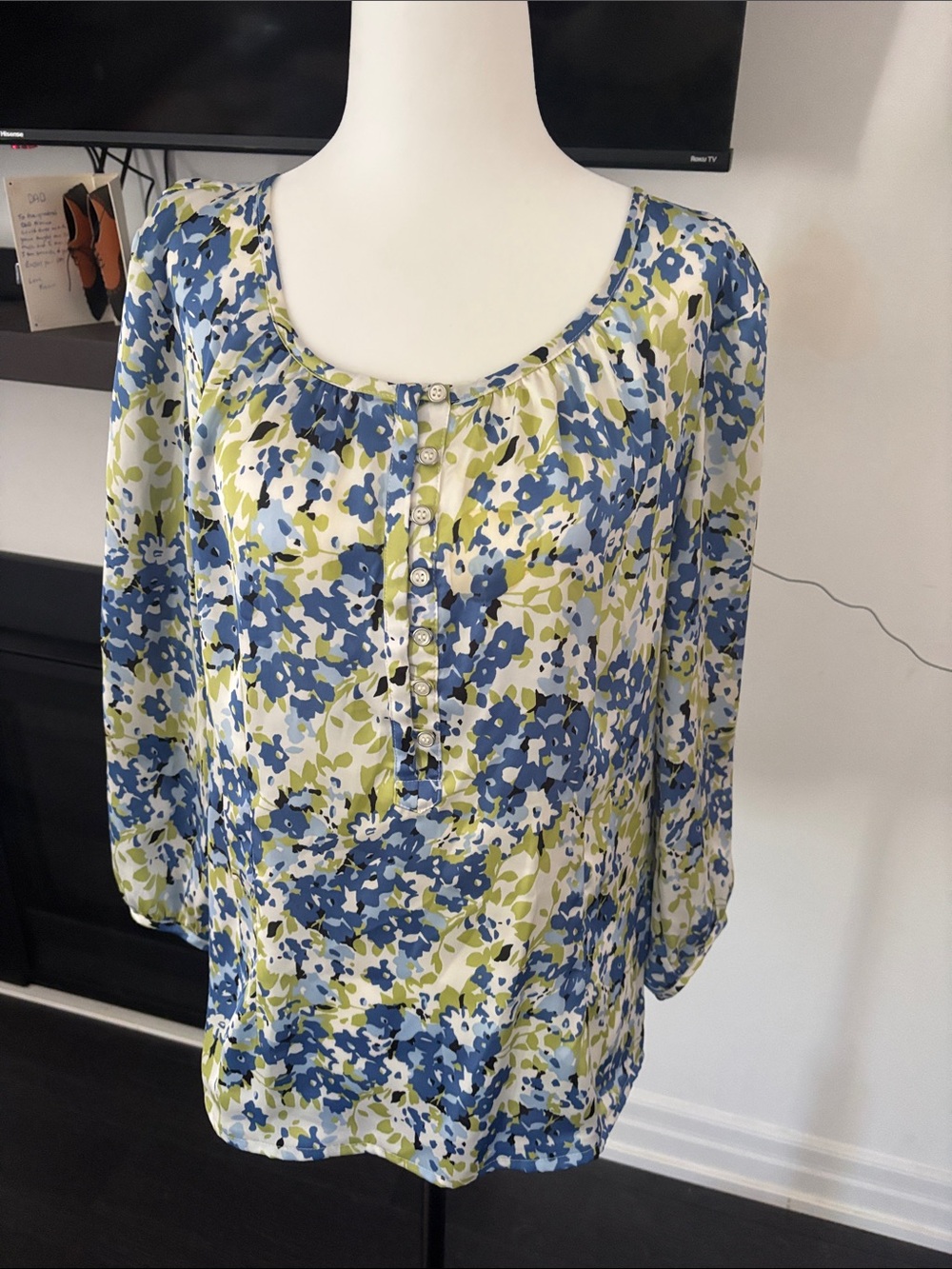 Vintage Women's Blue & Green Floral Button-Up Blouse